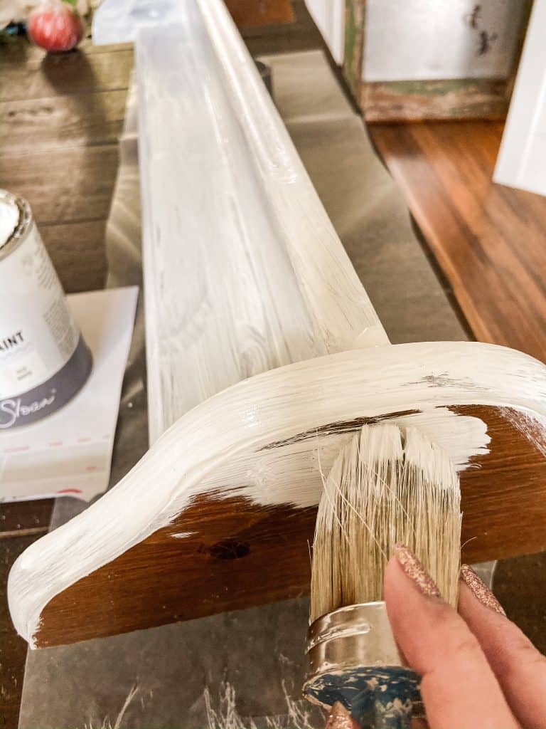 Here is how to use Chalk Paint to distress wood and furniture. It's a supper easy and quick way to transform your old wooden pieces into chic farmhouse style décor. Chalk Paint can be used on trash to treasure updates, including wood, metal, glass, fabric & ceramics.