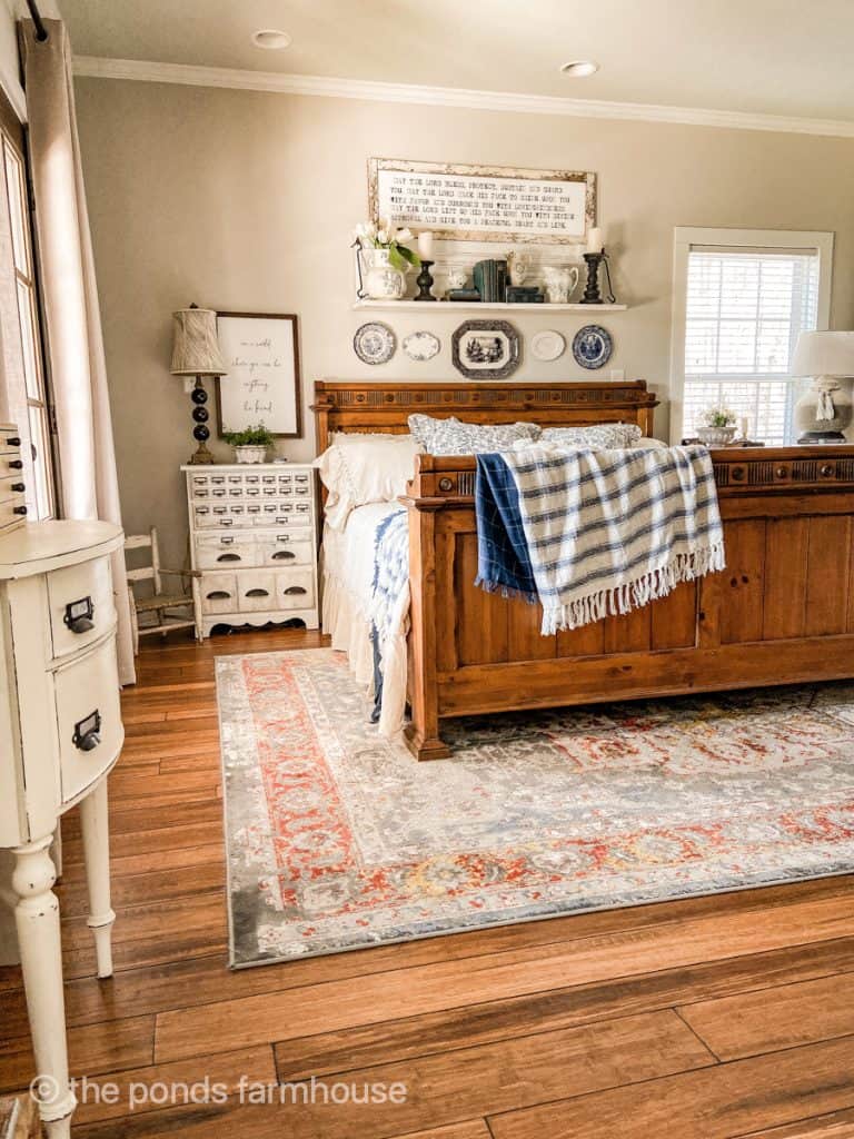 Best Bedroom Ideas for a Farmhouse Style bedroom.  