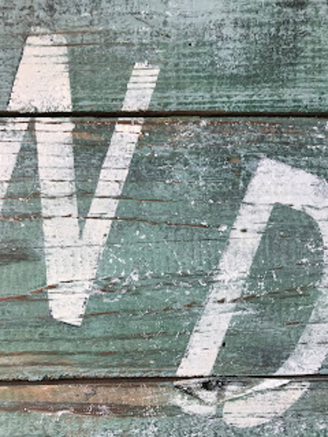 DIY wood sign shade the letters.