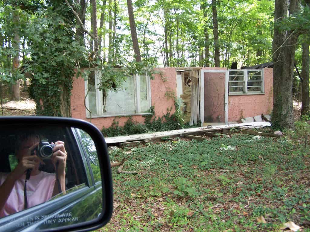 Before - The cabin before it was transformed into an outdoor kitchen