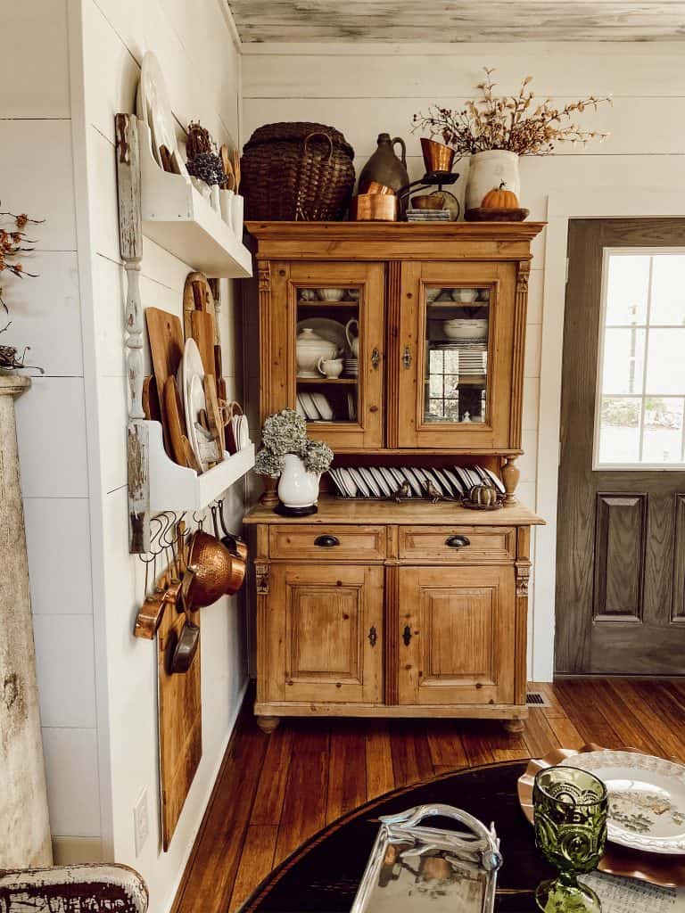 Fall Farmhouse Inspiration Tour Blog Hop.  Autumn decorating and diy projects.   