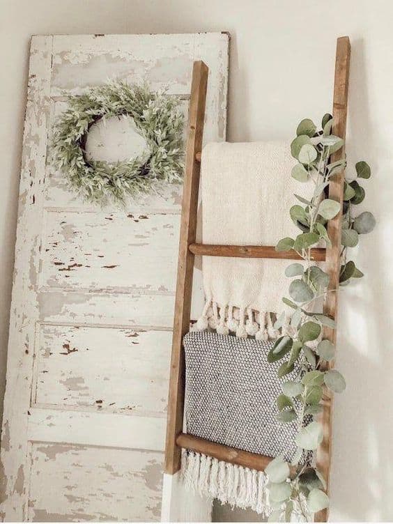 DIY Ladder Blanket Holder for decorative home decor