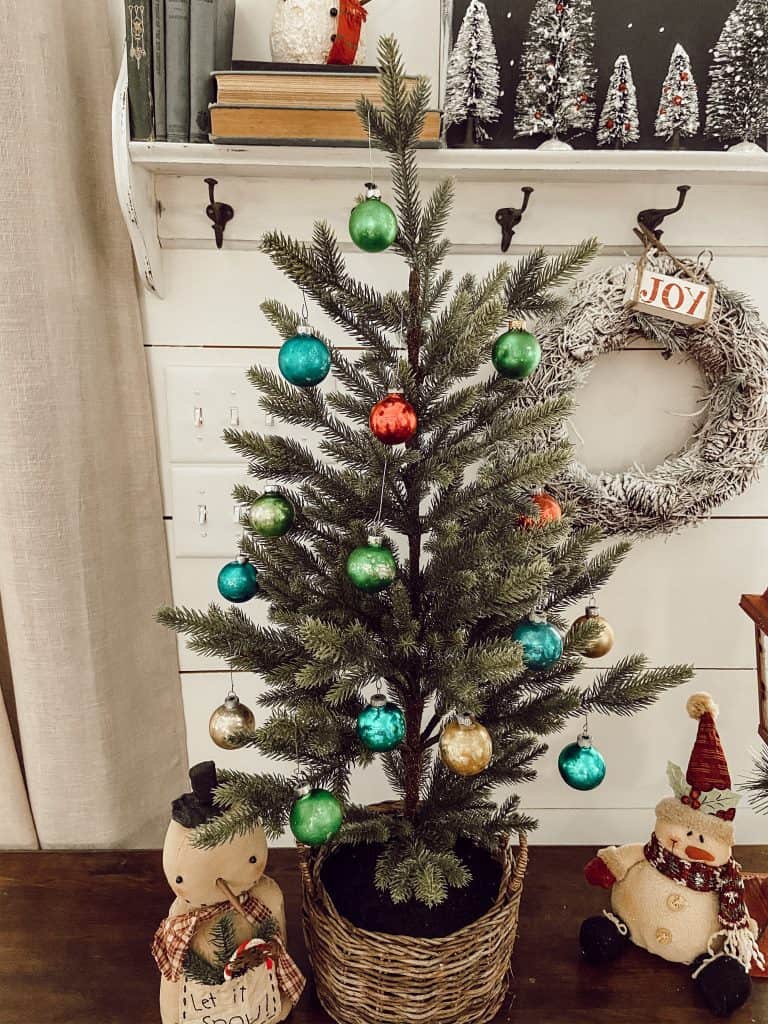 How To Age Ornaments to look vintage on small tree