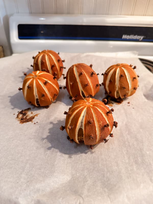 Dried whole oranges with cloves