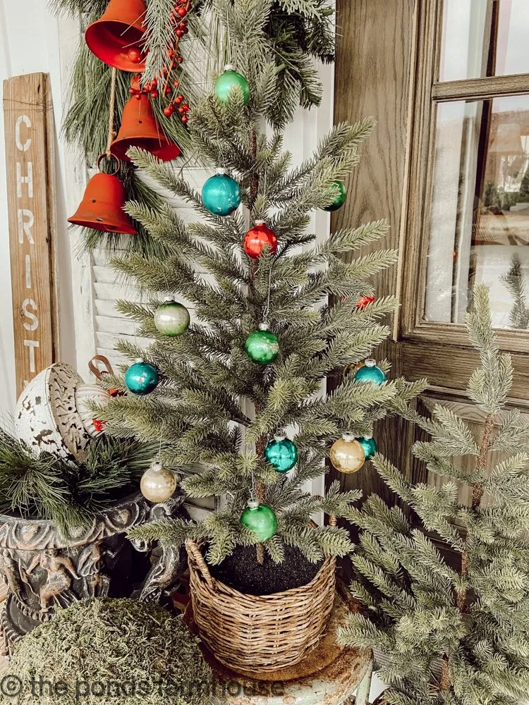 How to repurpose old Christmas Decor- Recycle and Up-cycle old holiday decorations  to look like new and modern Christmas decor.