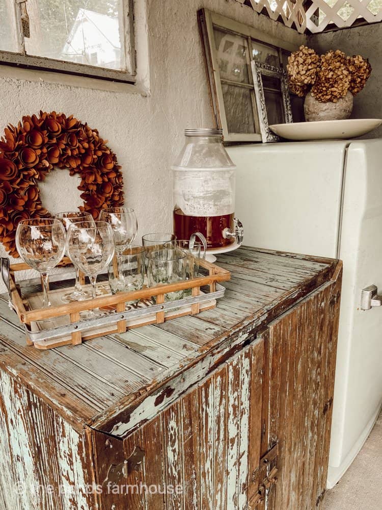 https://www.thepondsfarmhouse.com/wp-content/uploads/2021/09/Fall-Decorations-for-a-Buffet-Table-Camp-Fire-Party-8.jpg