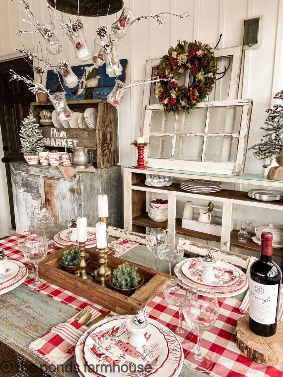 Simple Christmas Tablescape on the Screened Porch