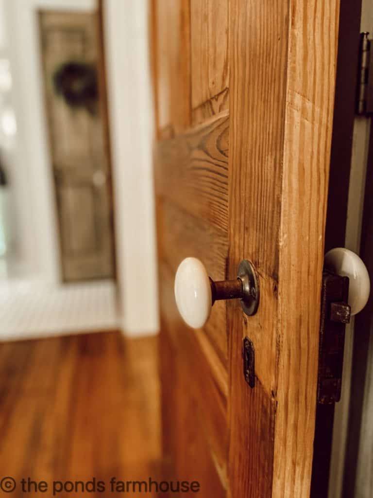 Vintage door knobs add to the authentic vintage feel.