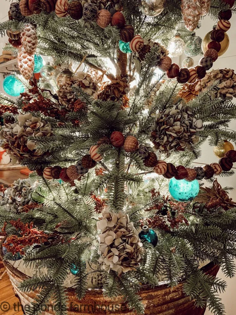 Vintage Christmas Tree Decorating Ideas