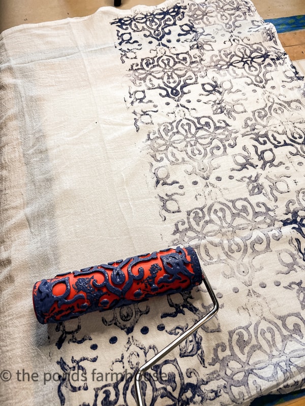 Paint the flour sack napkins until the entire surface is covered with the pattern.