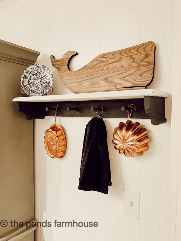 Shaker Peg Rail with Shelf decorated