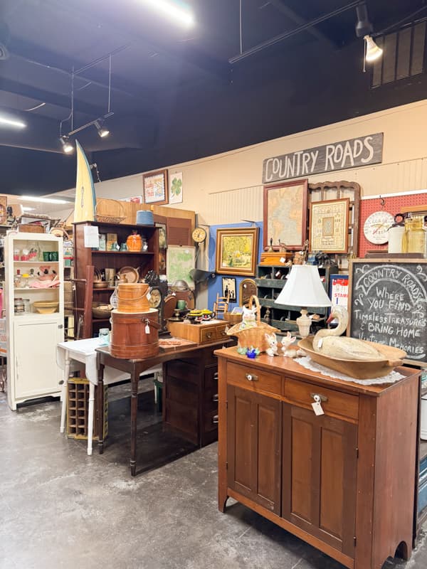 Azaela Antique & Art Mall - Thrifting in Wilmington, NC
