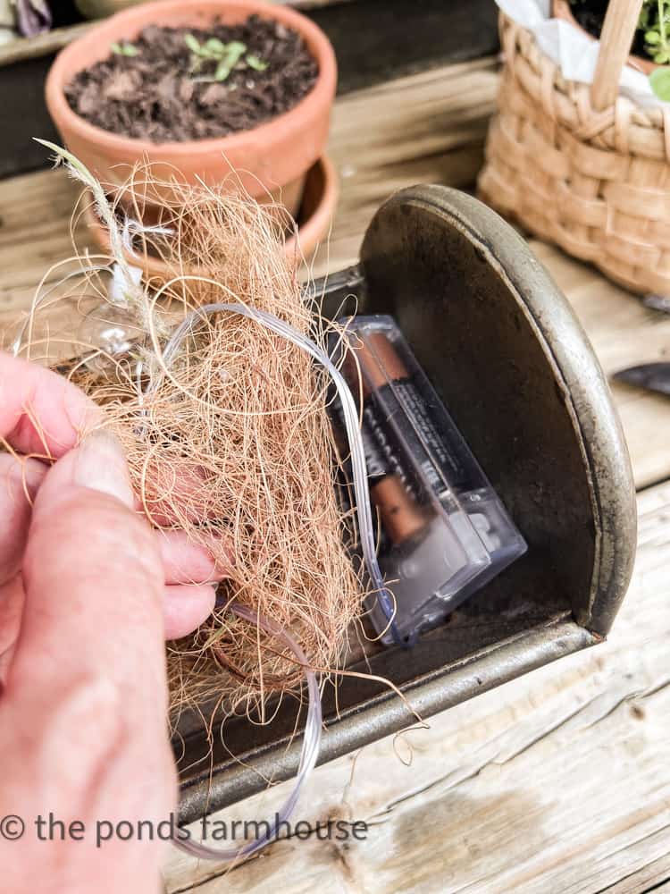 Hide battery pack in centerpiece