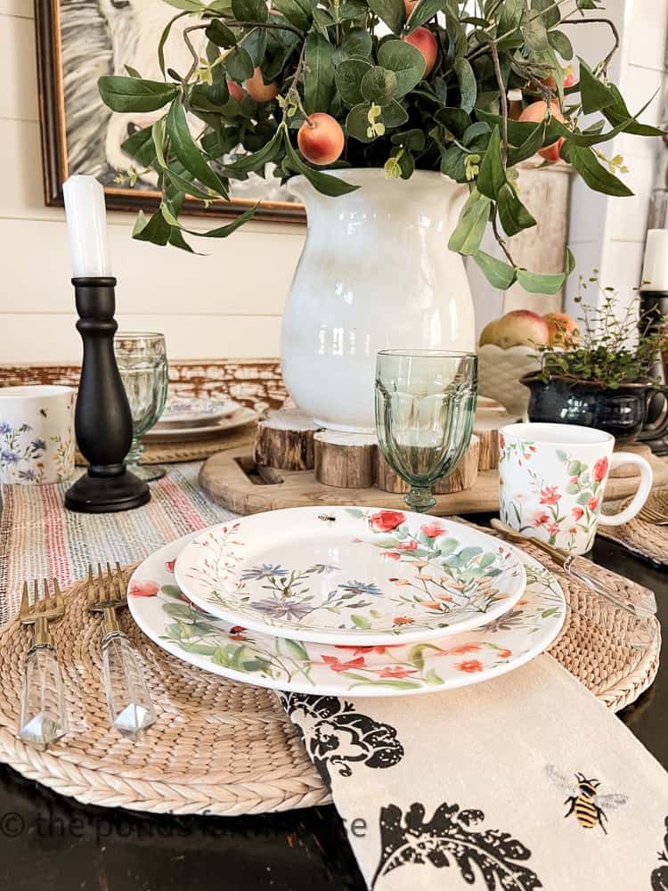 Napkin and cutlery choices for Spring Tablescape