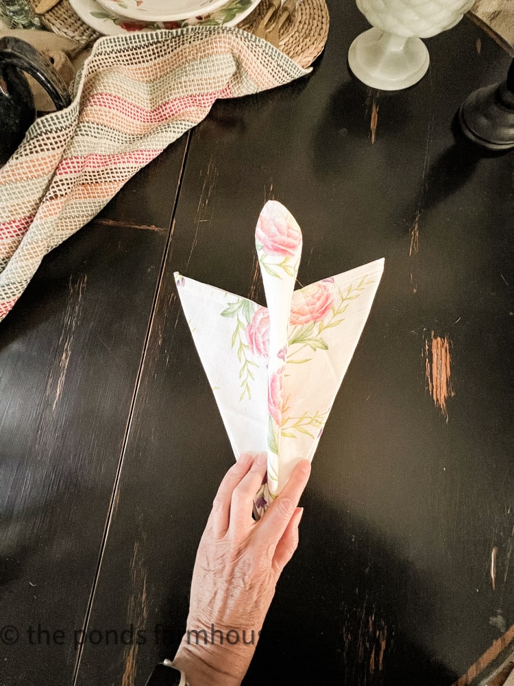 https://www.thepondsfarmhouse.com/wp-content/uploads/2022/06/Fold-Tulip-Napkin-11.jpg