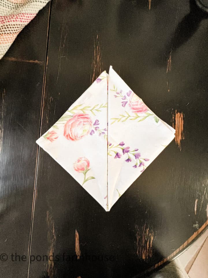 Easy Instructions on How To Fold A Napkin for a
