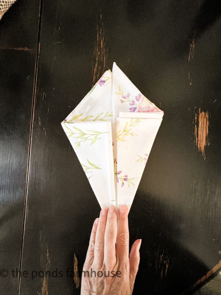 Easy Instructions on How To Fold A Napkin for a
