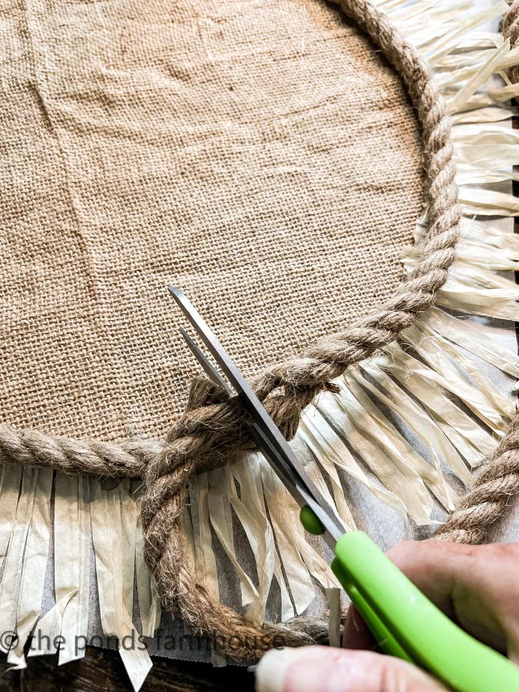 Add rope trim to DIY Round Placemat,  rope added to Hawaiian placemat