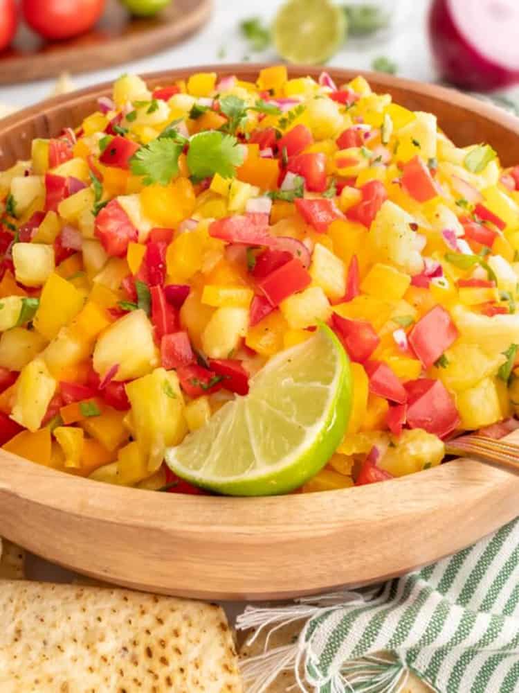 Appetizer for supper club luau recipe menu, pineapple salsa, Luau salsa