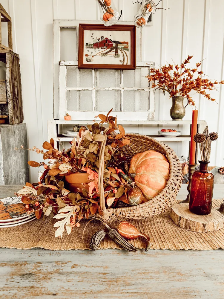Stunning Basket Decorating Ideas for Your Fall Table Centerpiece.  Farmhouse Rustic Centerpiece Ideas.  