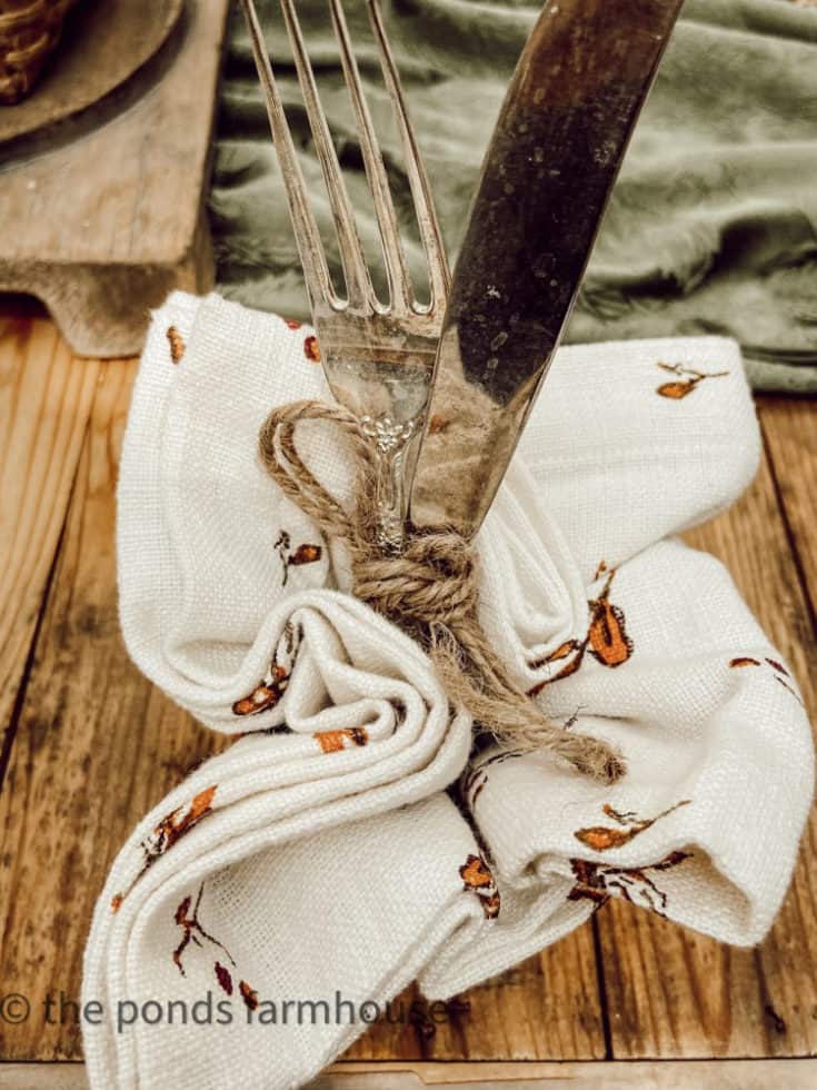 5 Creative Fall Tablescape Ideas - The Ponds Farmhouse