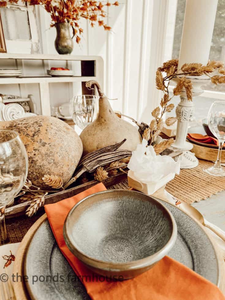 5 Rustic Dining Table Setting Ideas for Fall for Farmhouse Style.