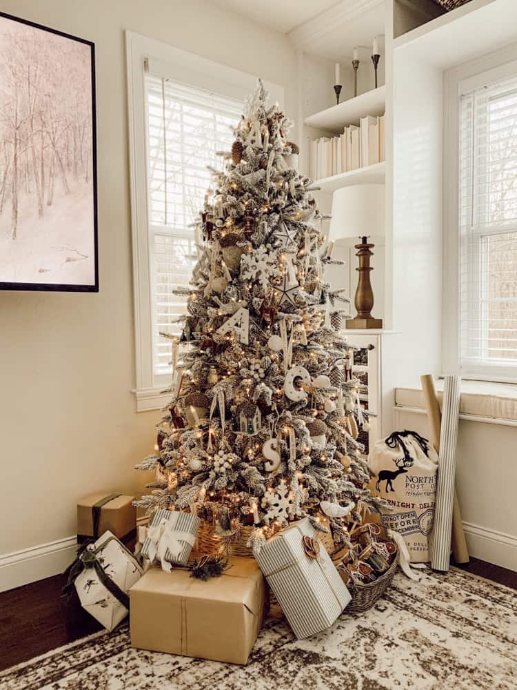 Neutral Christmas Tree with Craft Paper Packages.