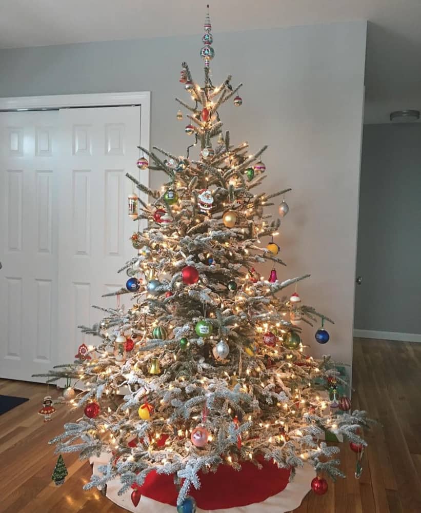 Vintage Ornaments for a vintage Christmas Tree Idea