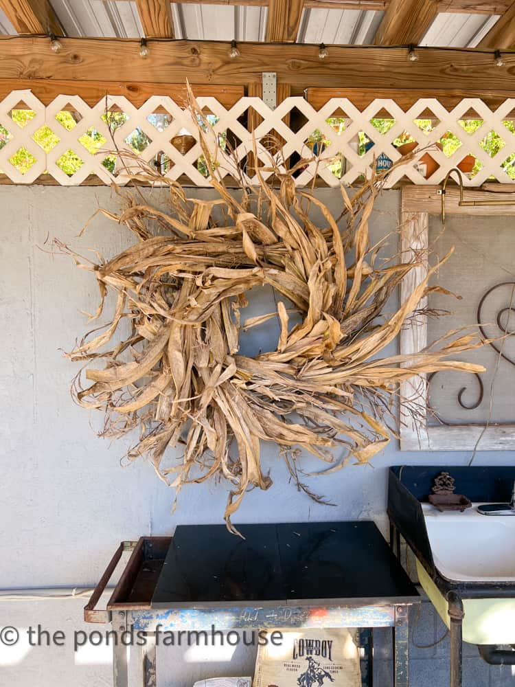 Budget-friendly, DIY Corn Stalk Wreath for Farmhouse Decorating.  Rustic Country style wreath.