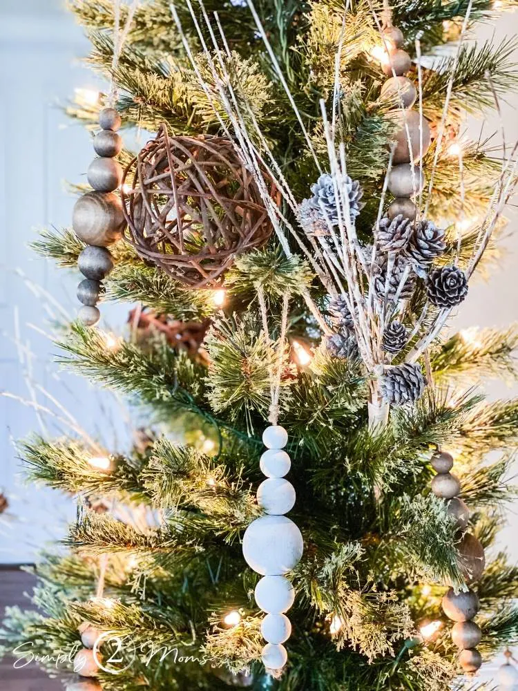 DIY wood bead ornaments to make your Christmas Tree Decorating Special