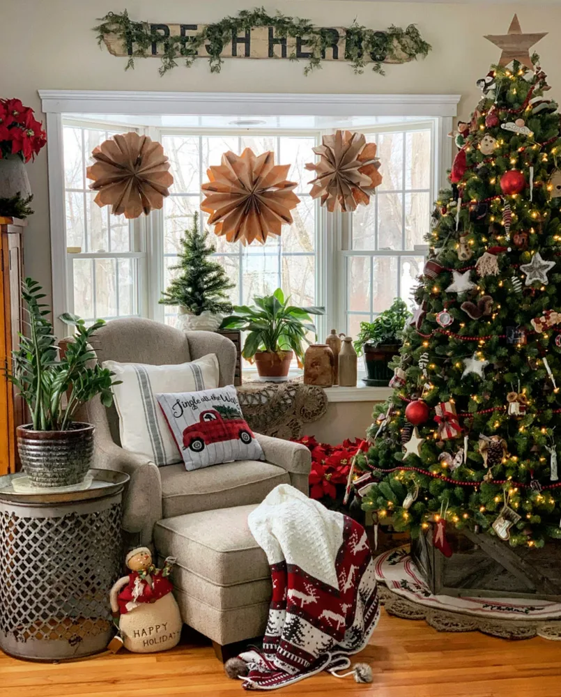 Rustic Farmhouse Style Christmas Tree Decorating Ideas