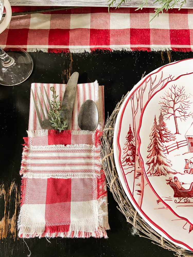 Vintage Inspired Christmas Tablescape Ideas with DIY Projects.