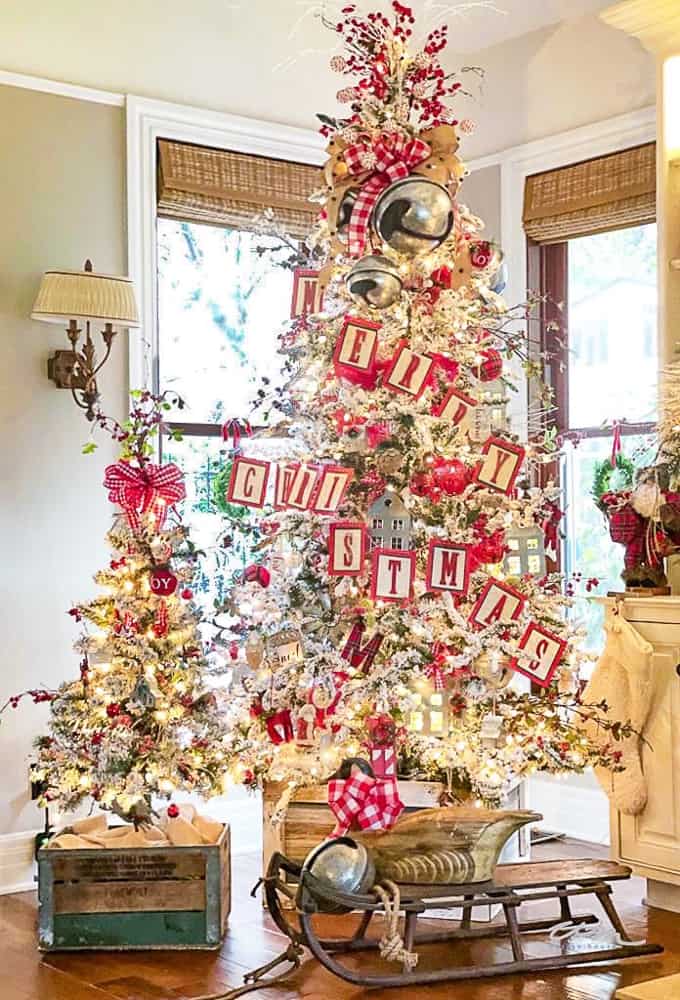 Vintage Style Christmas Tree
