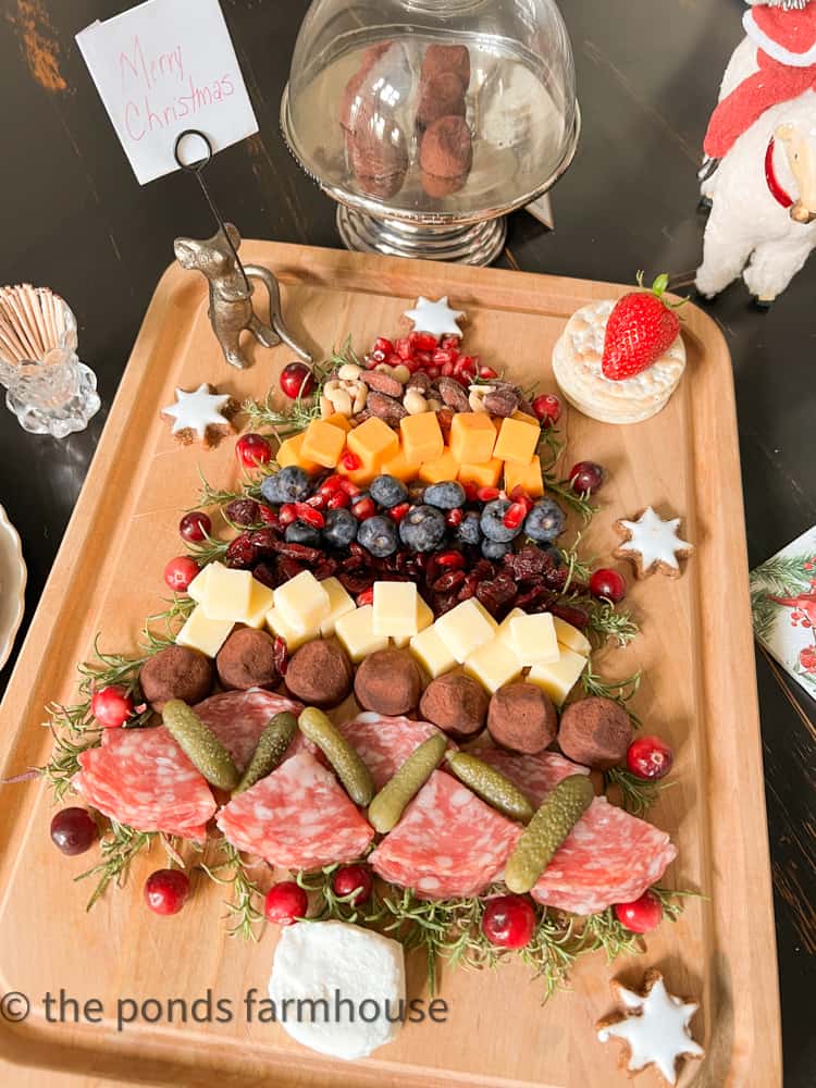 How To Make A Christmas Charcuterie Board for holiday entertaining with family and friends