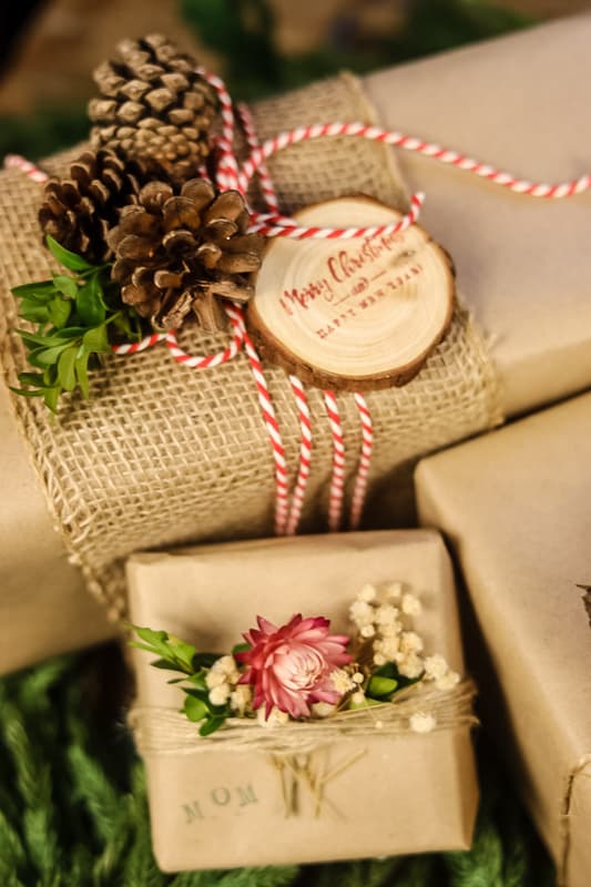 Natural ways to decorate your Christmas Gift Wrapping this year.