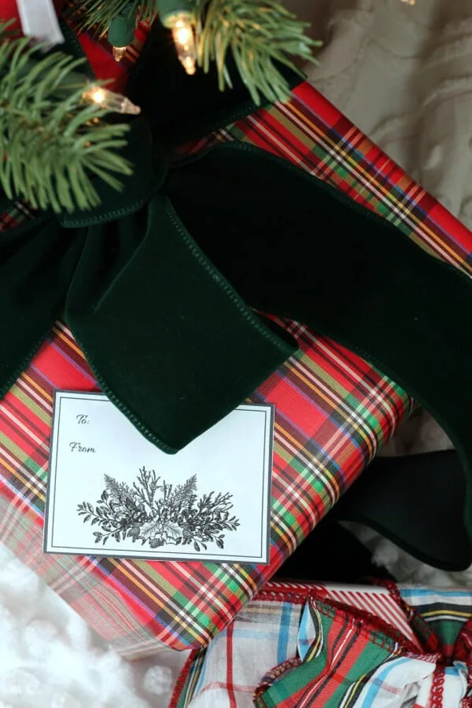 Free Printable Gift Tags and Placecards for Christmas 2022