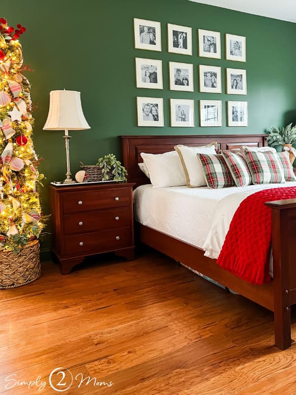Christmas Bedroom Decorating Ideas for 2023