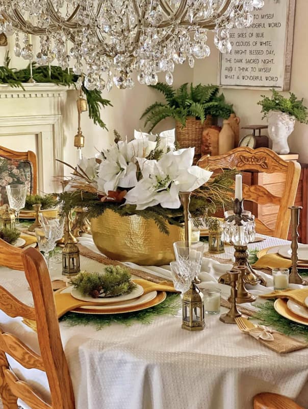 The Prettiest Christmas Centerpiece Ideas For Table Decor