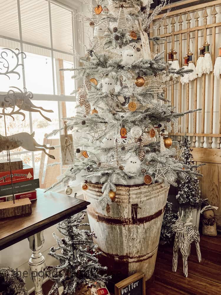 Sustainable and Budget-Friendly Christmas Tree Decorating Ideas to save money on rustic Country Christmas Tree