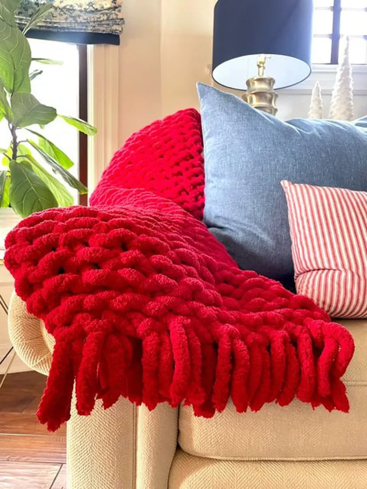 Make a hand knitted Chunky Throw Blanket