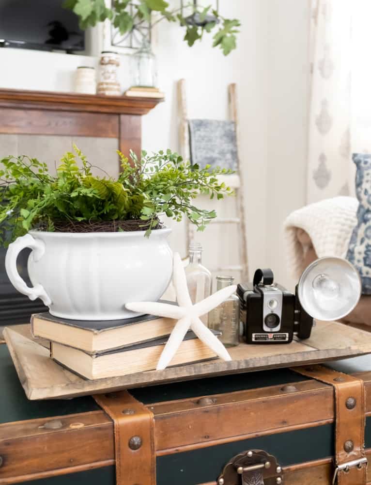 How To create cottage style vignettes with vintage finds.