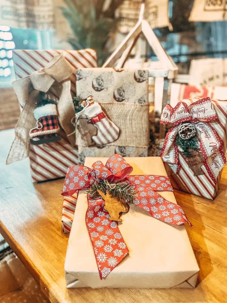 Ways to Create Unique Christmas Gift Wrap