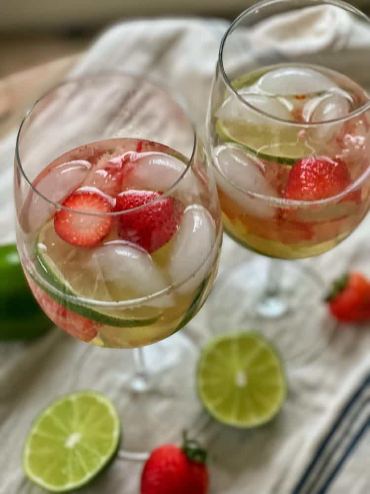 Wine Spritzer Recipes for A Wine Dinner party perfect for the holidays.