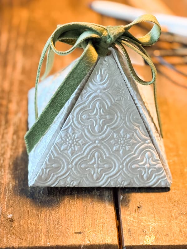 Cute Triangle Gift Package with Green velvet ribbon