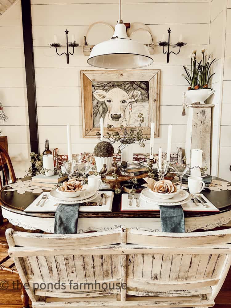 Book Club Brunch table setting ideas for Book Club Brunch Table Setting Ideas.   Entertaining ideas with old books. 