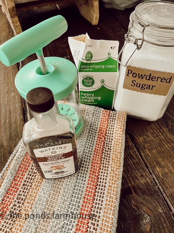 Ingredients for Homemade Whipped Creme.