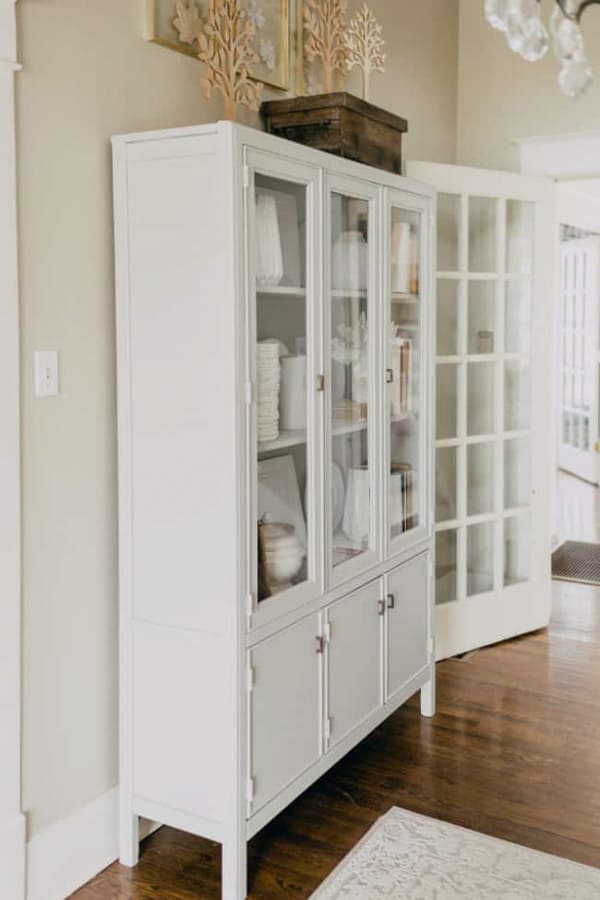 How to decorate a thrift store cabinet filled with thrifted finds.  Farmhouse Style decorating.