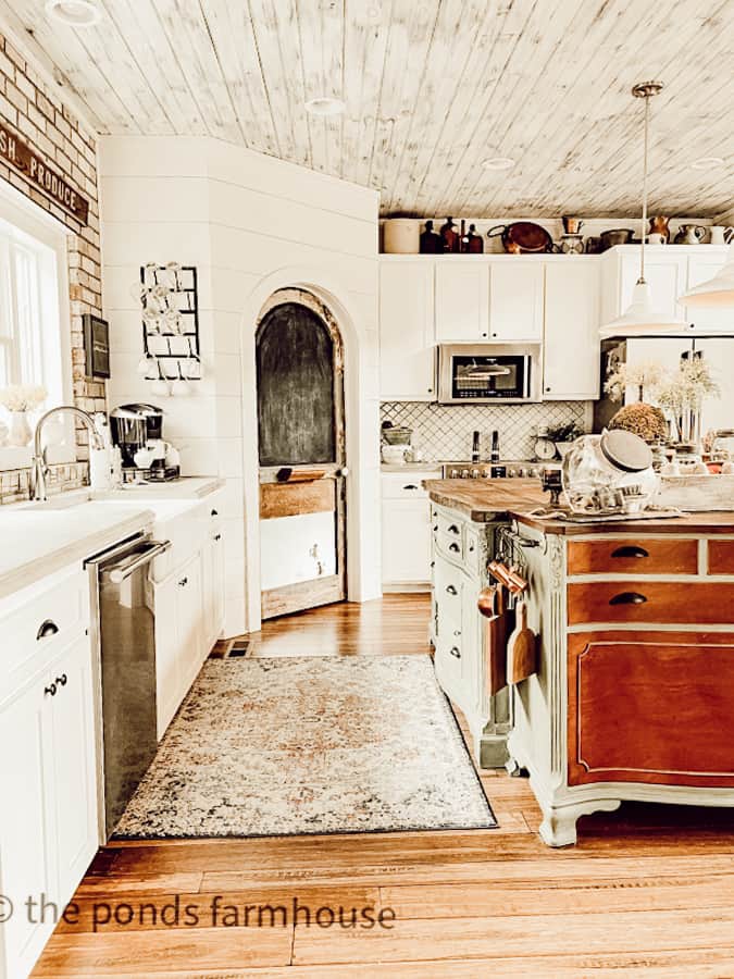 What Decorations to put above kitchen cabinets for farmhouse modern style. 