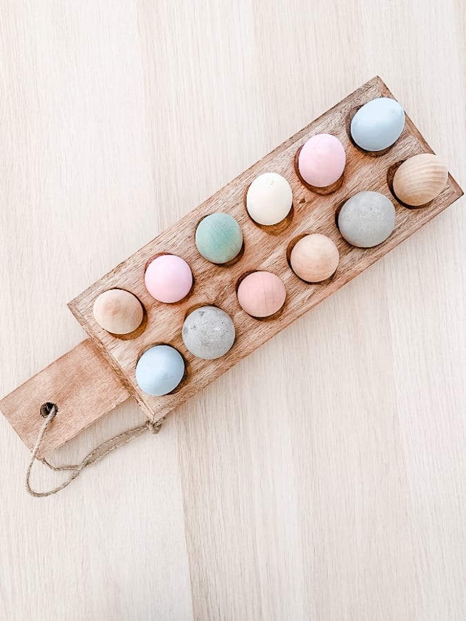 Easter DIY project - Concrete Eggs tutorial for spring is in the air.