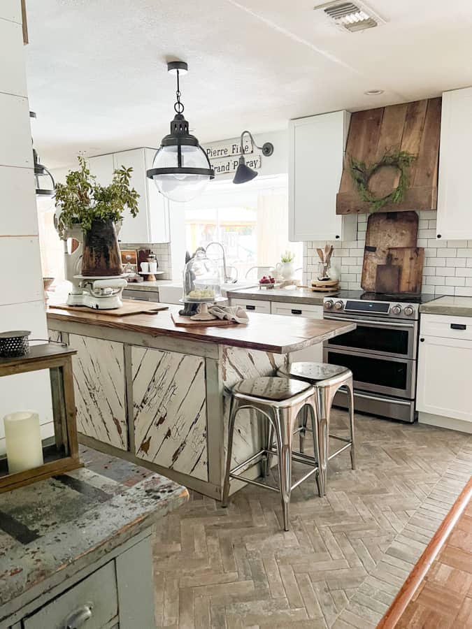 How To decorate kitchen countertops with vintage inspired decor.